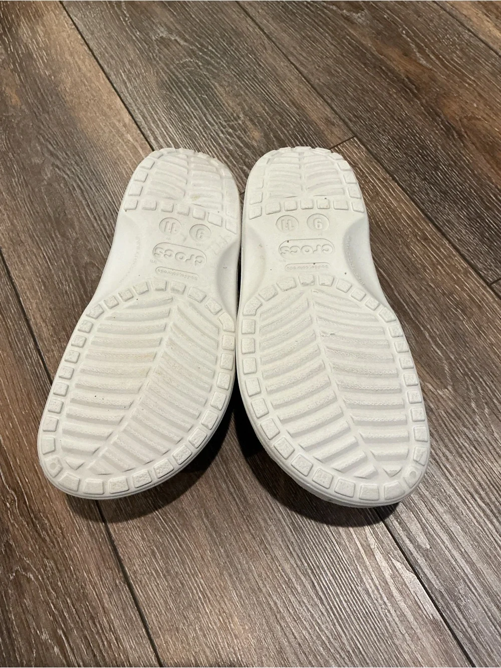 Crocs Islander Pit Crew Leather Boat Shoes Men’s 9 / Women’s 11 Ivory